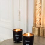 coffret noël de vins sous le sapin "Duo de Blanc" du château Barbanau avec les bougies