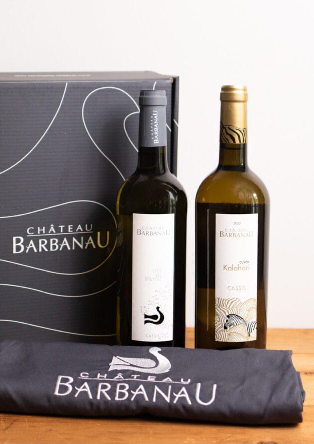 coffret noël de vins sous le sapin "Duo de Cassis" du château Barbanau avec son tablier